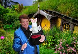 Auckland kids magician, Auckland magician hire, birthday party magician